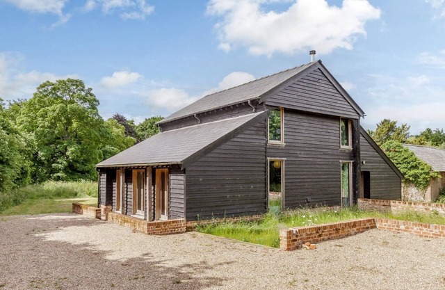 Colemans Farm Barn - A lovely, spacious and warm 3 bedroom converted barn