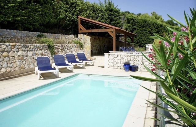Collioure - 4 bed modern villa with private heated pool and great views