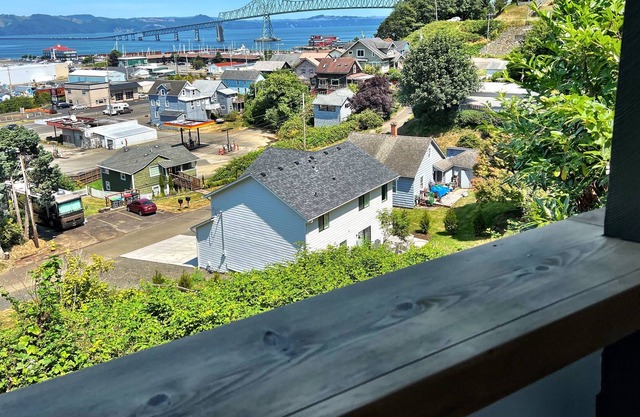 Columbia River View Bungalow 'Miss Esteri'
