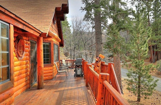 Columbine Oak Retreat- Awesome Log Style Cabin W/Outdoor Spa and Snow Play!!