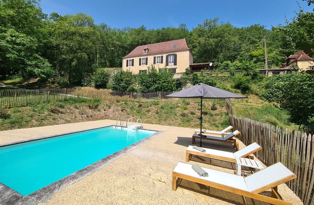 COMBE DE LA DAME - Charming, fully renovated stone house - private pool & garden
