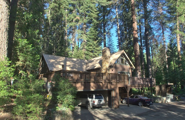 Come Home to the Big Pine Cabin at Yosemite Forest Lodge!