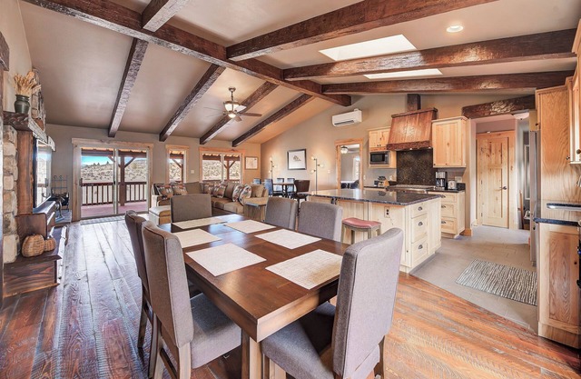 Come relax near Hauser and Holter Lake; 3 bedroom and 3 bathroom; sleeps up 12