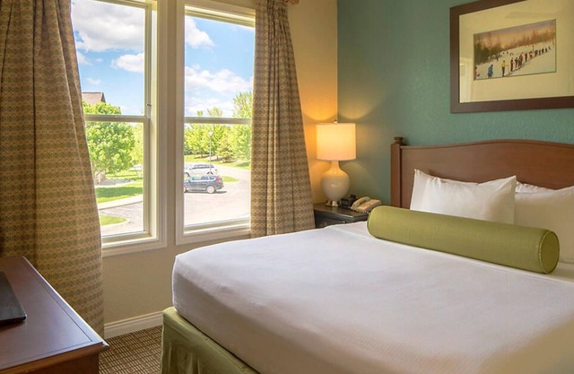 Come Ski at our Boyne Mountain Resort w/seasonal pool, indoor hot tub, gym & game room