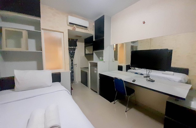 Comfort And Cozy Studio Student Castle Yogyakarta Apartment