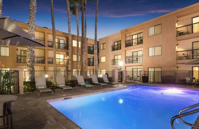 Comfort and Relaxation! TWO Comfortable Accommodations, Pet-friendly, Pool!
