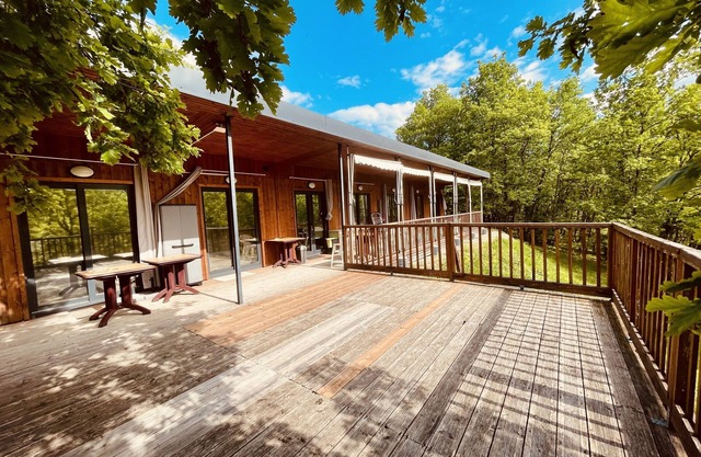 Comfort Chalet for 8-10 people, 4 beds, 4 baths