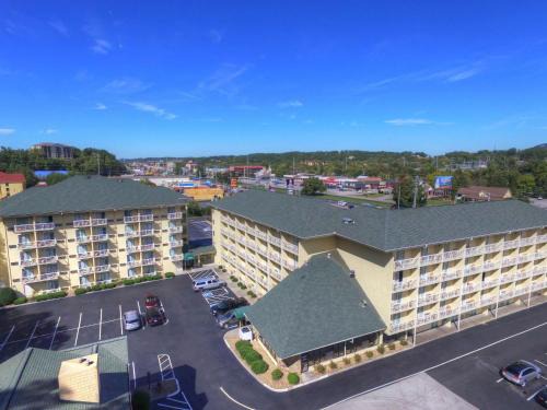 Comfort Inn & Suites at Dollywood Lane