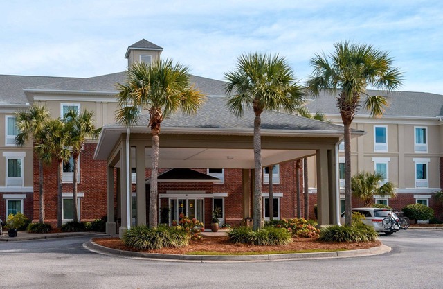 Comfort Inn & Suites Patriots Point