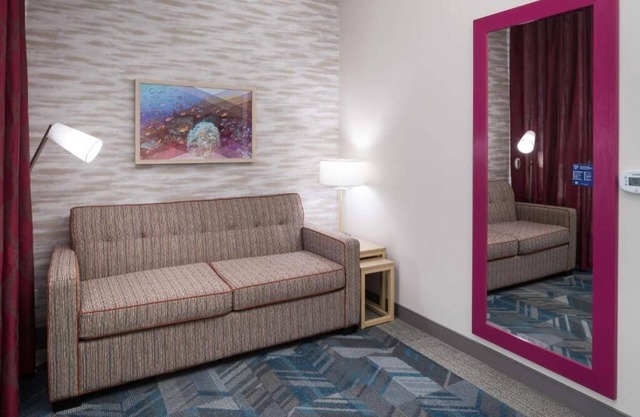 Comfort Retreat! Onsite Pool, Free Breakfast, Parking, Pets Allowed!