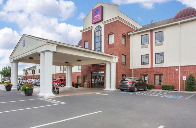 Comfort Suites