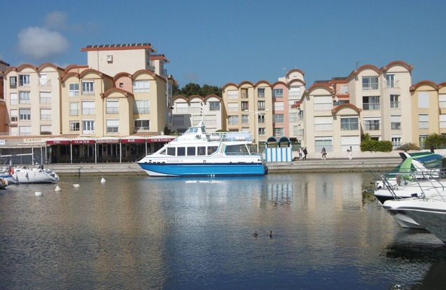 Comfortable 1BR Port Center 4 Pers - A/C - Parking - Elevator
