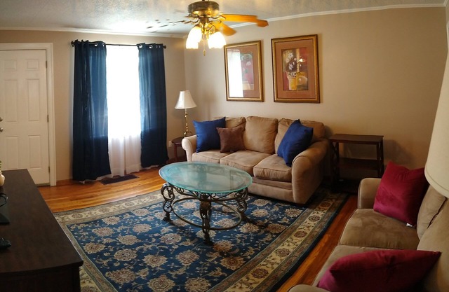 Comfortable 3 BR, easy access to Johnson City, Milligan and I-26