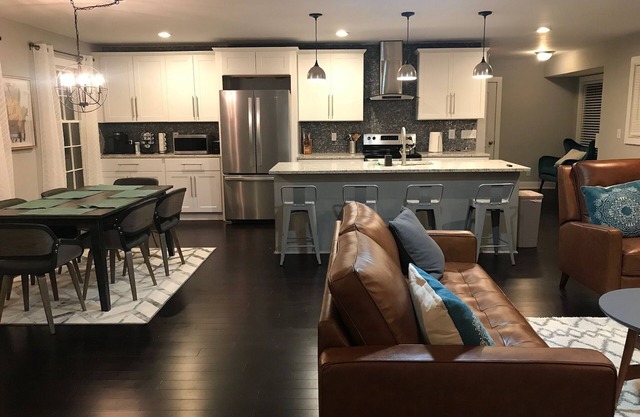 Comfortable 4beds/2.5baths ranch house newly renovated and close to ATL airport