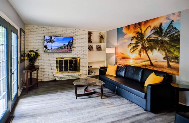 Comfortable and elegant 3BDR duplex, unit # 4