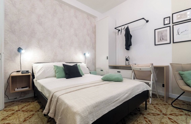 Comfortable and functional studio apartment above the Turro subway