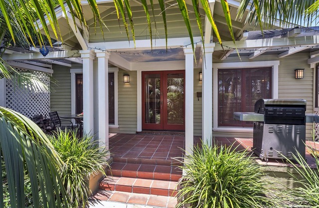 Comfortable and Quiet Home Within Walking Distance to State Street!