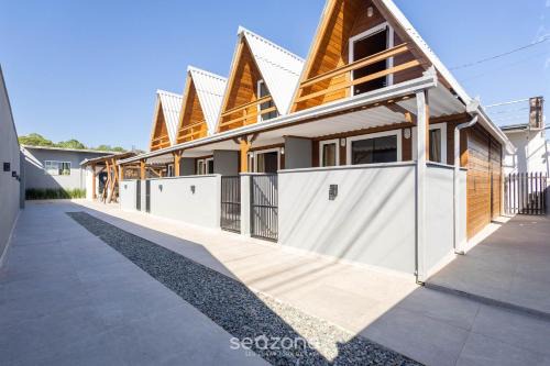 Comfortable and Sophisticated Accommodations Just Minutes from the Beach - VIL