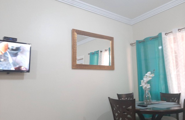 COMFORTABLE, CONTEMPORARY, CENTRAL!