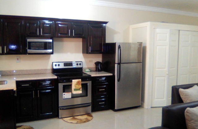 COMFORTABLE, CONTEMPORARY, CENTRAL
