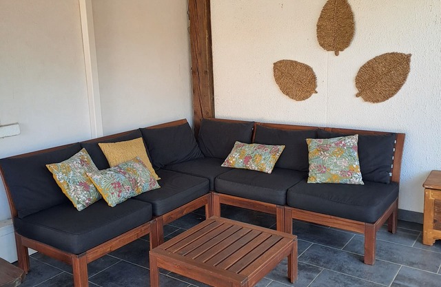 Comfortable family home close to the beaches