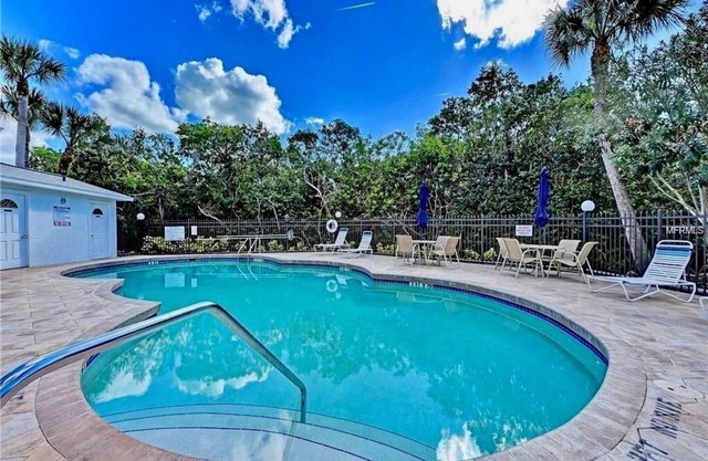 Comfortable family-friendly condo close to everything on Anna Maria.