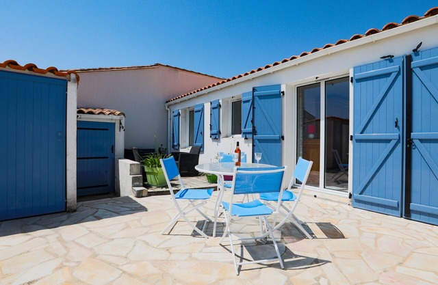 Comfortable house for 10 close to the village