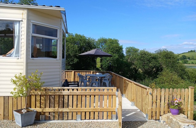 Comfortable Mobile Home in the Countryside