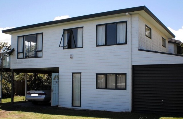 Comfortable Taupo Bach