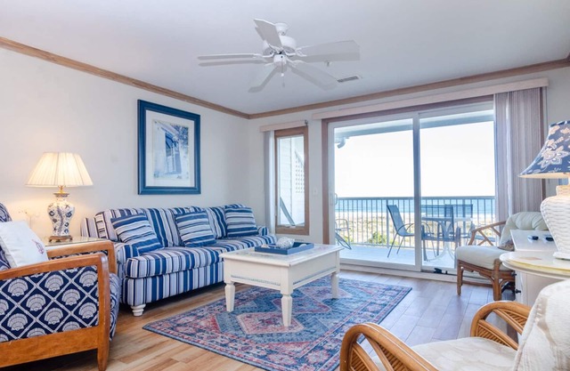 Comfortable oceanfront condo in Wrightsville Dunes