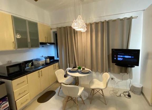 Comfy Artsy Studio in BGC