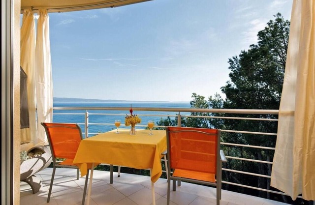 Comfy Beach Apartments With its own Balcony