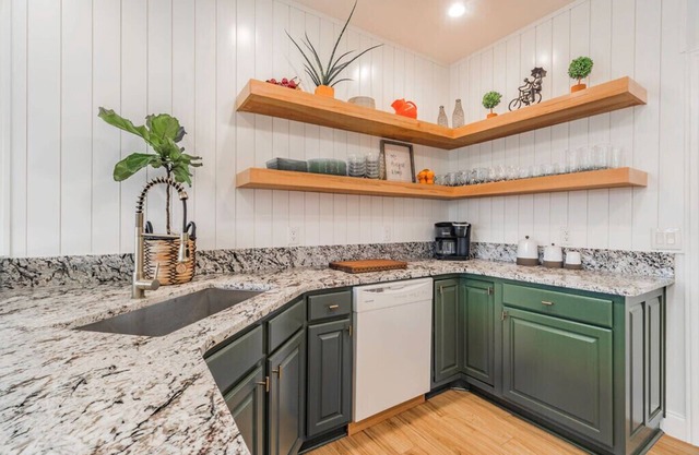 Comfy, Clean & Crazy Close to Coler Creek
