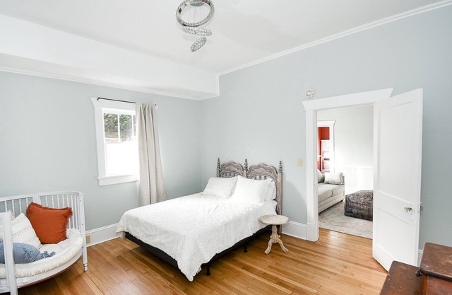 Comfy Game Day Rental - Walking distance to Lane Stadium