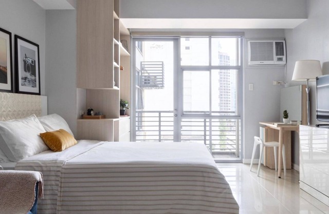 Comfy Greenbelt Condo With Washer & Dryer