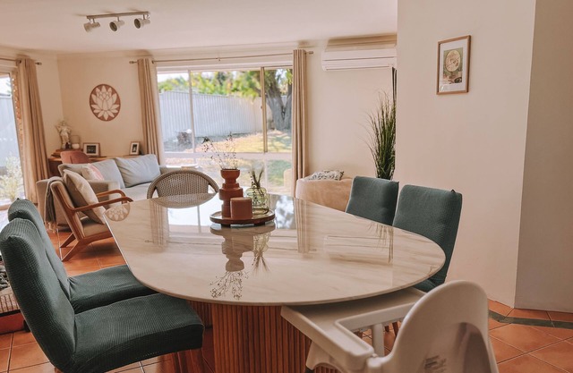 Comfy, Peaceful & Cozy Home 400 Meters to the Beach & 5 min to Mandurah