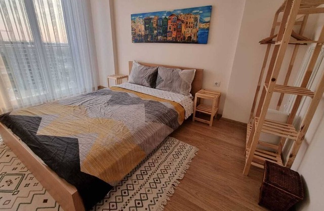 Comfy Residance Close to Airport - (with pool)