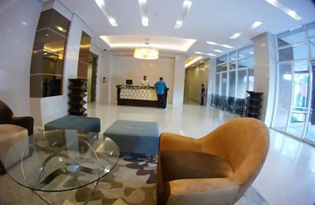 Comfy, spacious 1BR unit +balcony, wifi, Smart TV & Netflix-ready, pool, gym