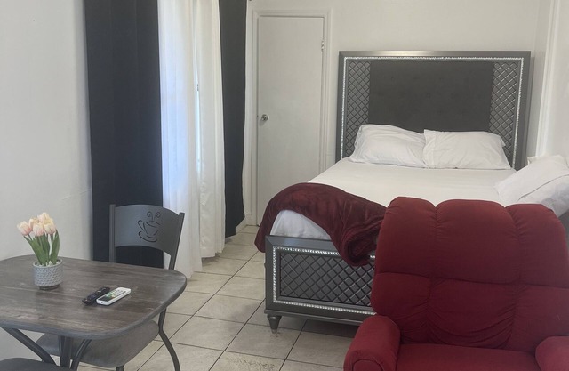 comfy studio near Orlando airport
