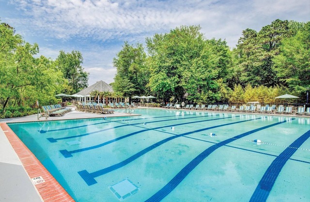 Comfy Suite w/ Indoor Resort Waterpark & Largest Outdoor Pool in the Outer Banks