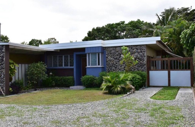 Comfy two bedroom house with Everything