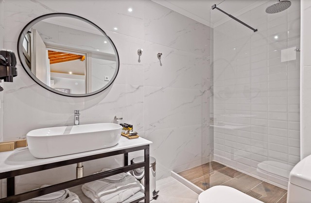 Comissa Luxury Suites