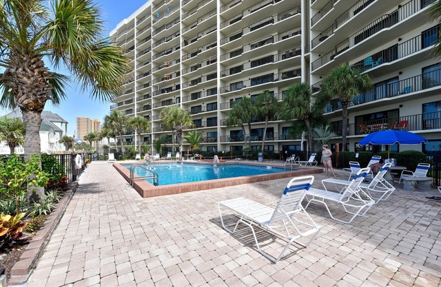 Commodore Resort by Book That Condo
