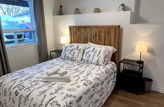 Complete Downtown Apartment