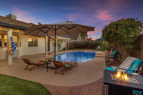 Complete Luxury Home w/Pool, Spa & Putting Green