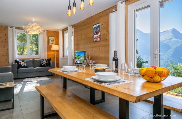 Completely renovated garden apartment in a chalet