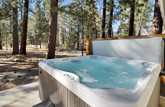 Completely Updated! Private HOT TUB, A/C, Pine Trees, Close to Town