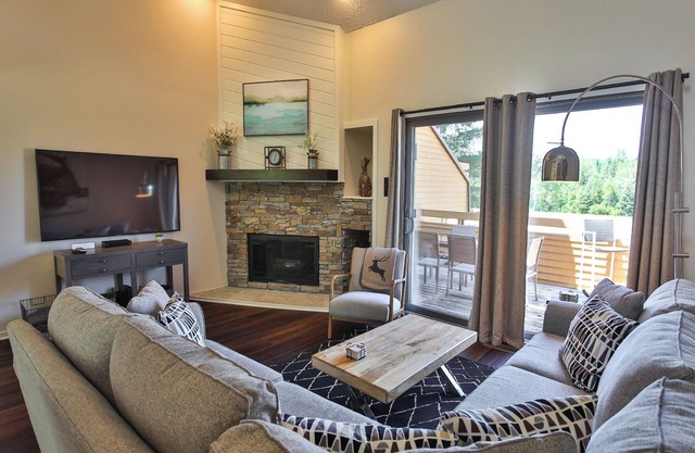 Condo #4 - 3 Bedroom, 2.5 Baths Trout Creek - Sleeps 9