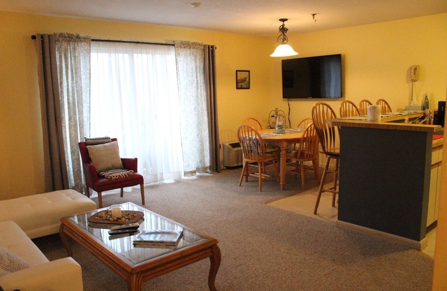 Condo at Paugus Bay. Pool area. Near Weirs Bch,Gunstock mtn, NH Bank Pavillion.