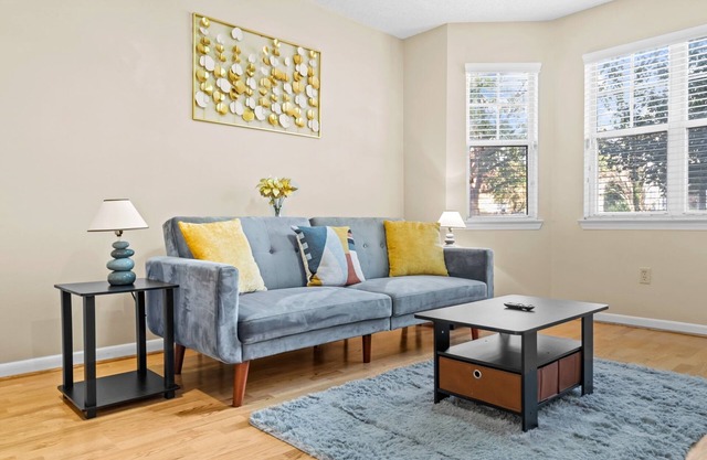 Condo for 30+ Days Stays Near UpTown Charlotte - Free parking